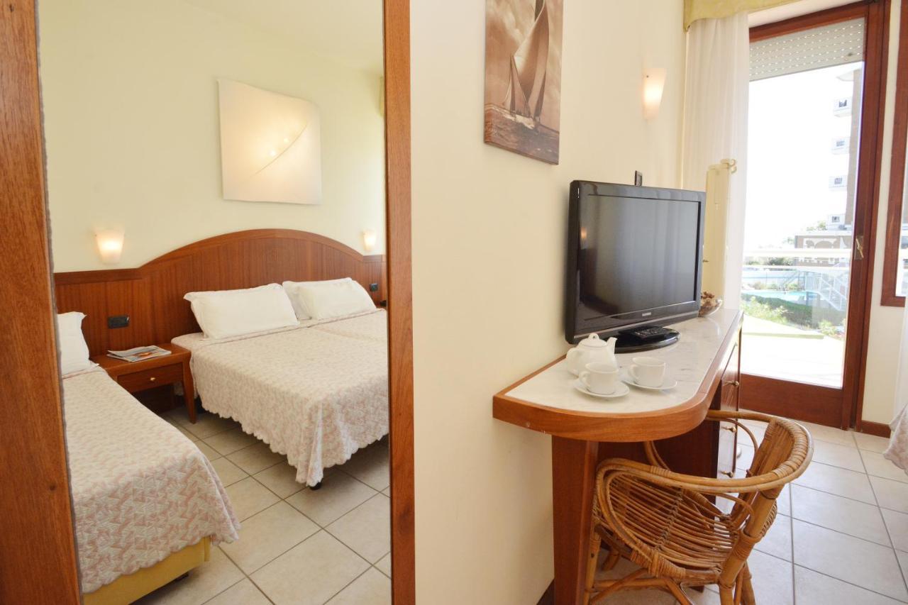 Hotel Bellevue Beach - Sul Mare Milano Marittima Exterior foto